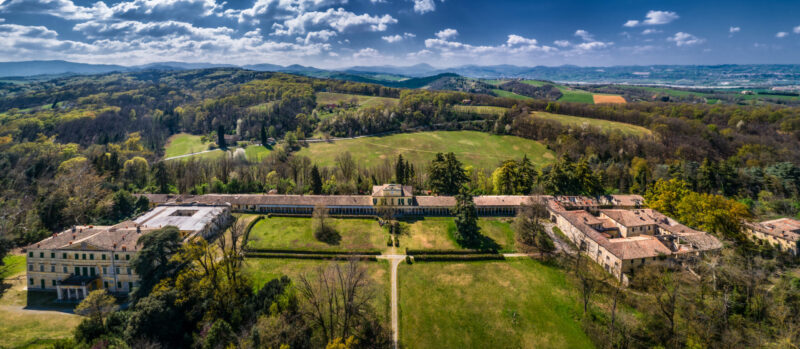 Cantine Moroni Zucchi: Tradizione Vinicola Parmense al Bistrot Magnani Rocca
